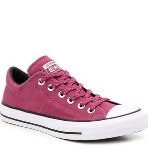 CONVERSE CHUCK TAYLOR ALL STAR
MADISON SNEAKER - WOMEN'S SIZE 6